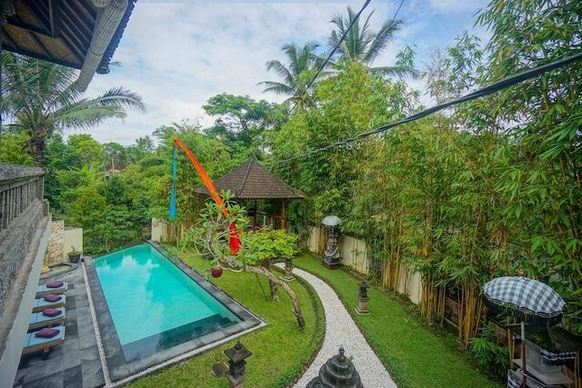 ヴィラ ティルタ インダー