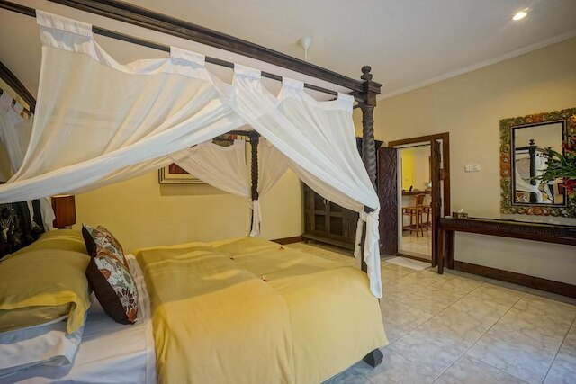 ヴィラ ティルタ インダー