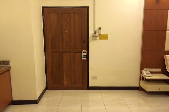 エイト ヴィレ アパートメント