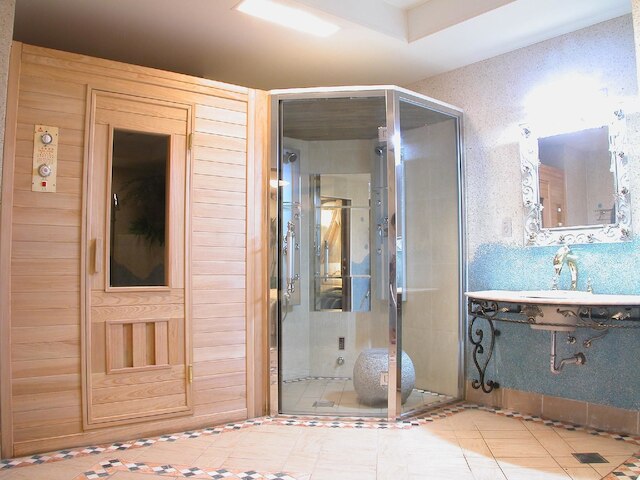 スワン レイク ホテル (天鵝湖SPA汽車旅館)