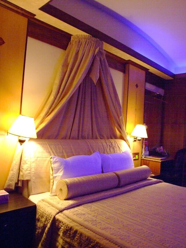 スワン レイク ホテル (天鵝湖SPA汽車旅館)