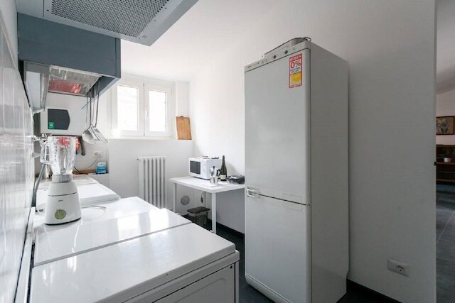 アメディ アパートメント イント11