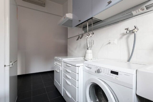 アメディ アパートメント イント11