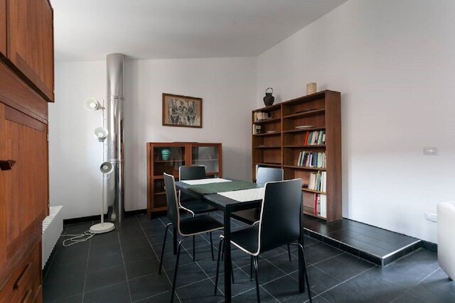 アメディ アパートメント イント11