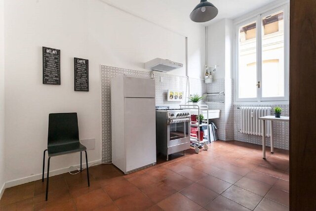 アメディ アパートメント イント 7