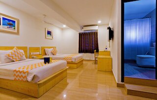 ファブホテル インサイド サービスド アパートメント