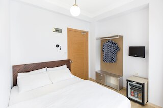 ブコレオン ホステル