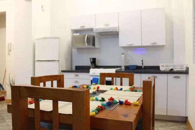 コモド イ アトラクティヴォ デパルタメント イサ 96