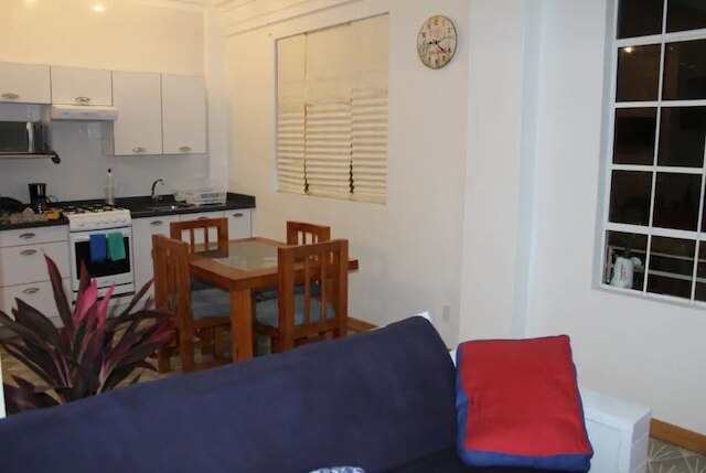 コモド イ アトラクティヴォ デパルタメント イサ 96