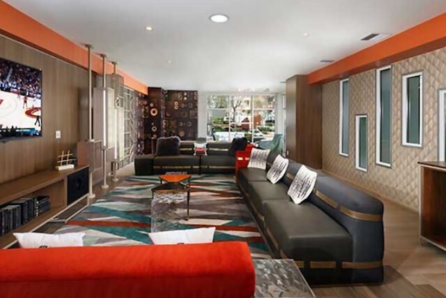 スタジオ シティ ユニバーサル アパートメント