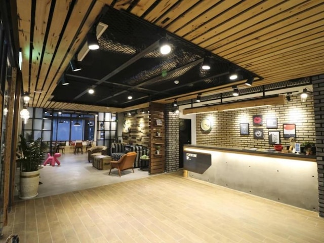 パインストーン イン