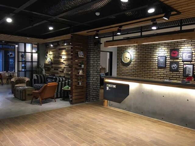 パインストーン イン