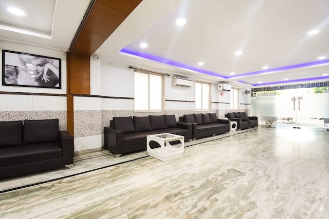 OYO 12819 ザ オリーブ