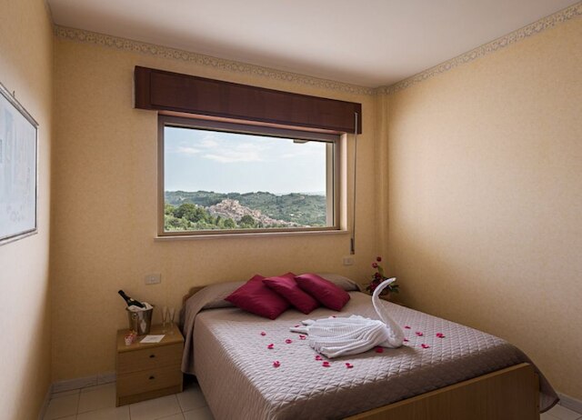 ホテル クレモナ