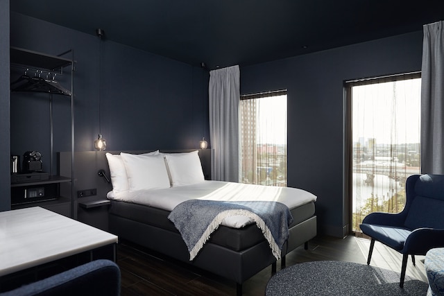 ヴァン デル ファルク アムステルダム アムステル