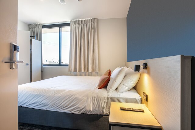 ナイトキャップ アット シャルドンズ コーナー ホテル