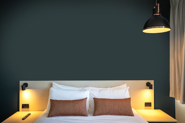 ナイトキャップ アット シャルドンズ コーナー ホテル