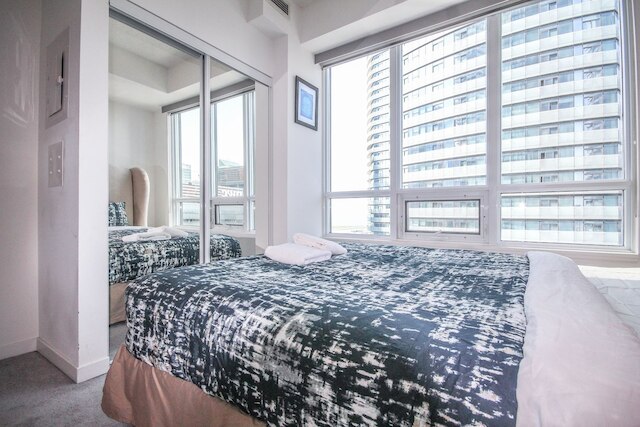 サーカー スイーツ - メープル リーフ スクエア