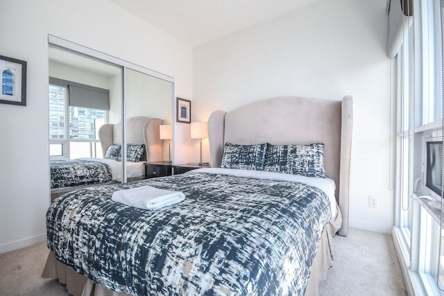 サーカー スイーツ - メープル リーフ スクエア