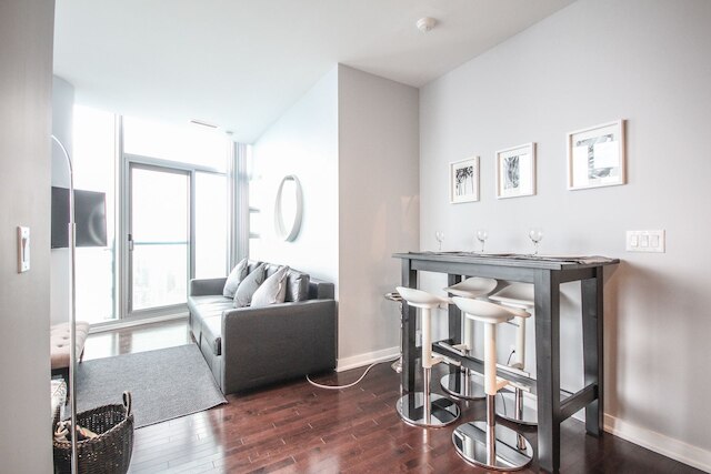 サルカー スイーツ - エンターテイメント ディストリクト