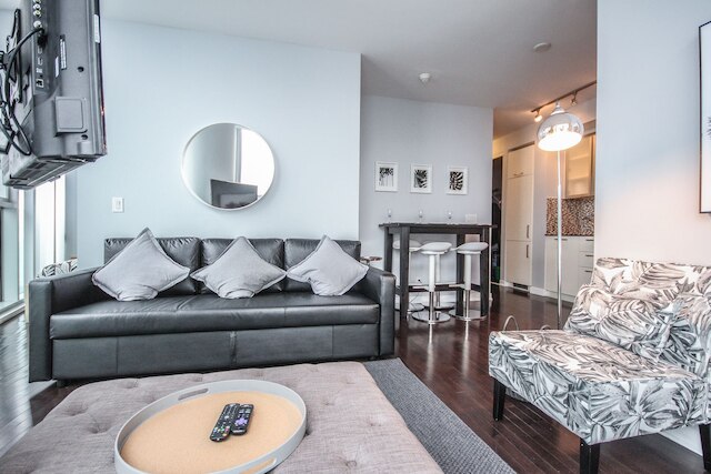 サルカー スイーツ - エンターテイメント ディストリクト