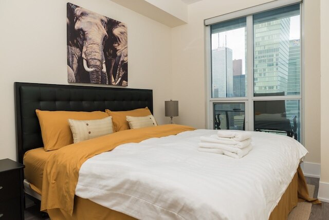 サルカー スイーツ - CN タワー ロジャース センター