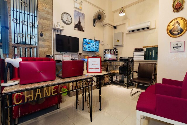 レッドドアーズ ニア アクラ サウス タギッグ