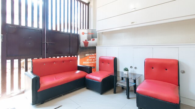 レッドドアーズ ニア NAIA ターミナル 1