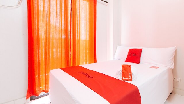 レッドドアーズ ニア NAIA ターミナル 1