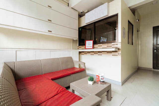 レッドドアーズ ニア NAIA ターミナル 1