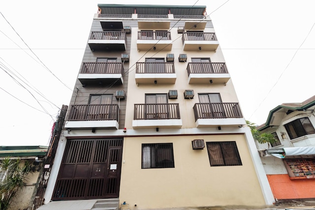 レッドドアーズ ニア NAIA ターミナル 1