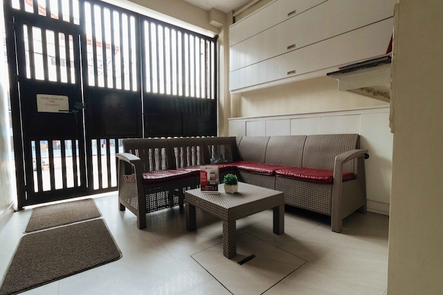 レッドドアーズ ニア NAIA ターミナル 1