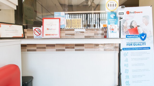 レッドドアーズ ニア NAIA ターミナル 1