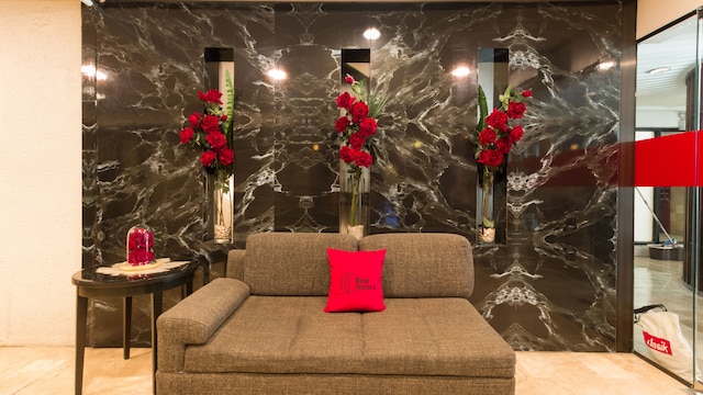 レッドドアーズ プレミアム ニア グリーンベルト マカティ