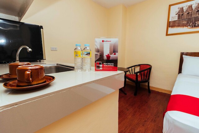 レッドドアーズ ニア リトル トーキョー マカティ