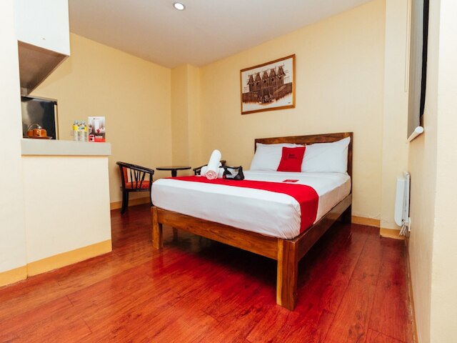 レッドドアーズ ニア リトル トーキョー マカティ