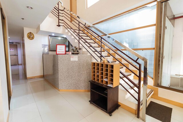 レッドドアーズ ニア リトル トーキョー マカティ