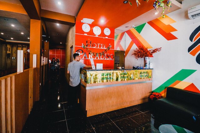 レッドドアーズ プラス ニア マカッサル タウン スクエア