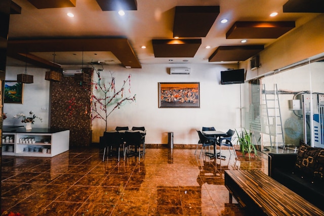 レッドドアーズ プラス ニア スルタン ハサヌディン エアポート