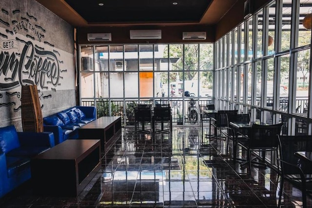 レッドドアーズ プラス ニア スルタン ハサヌディン エアポート