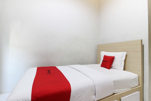 レッドドアーズ プラス ニア UPN ジョグジャカルタ 2