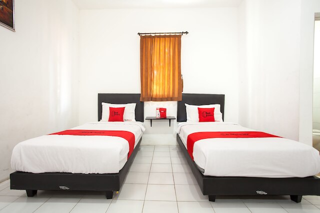 レッドドアーズ プラス ニア ギャラクシー モール