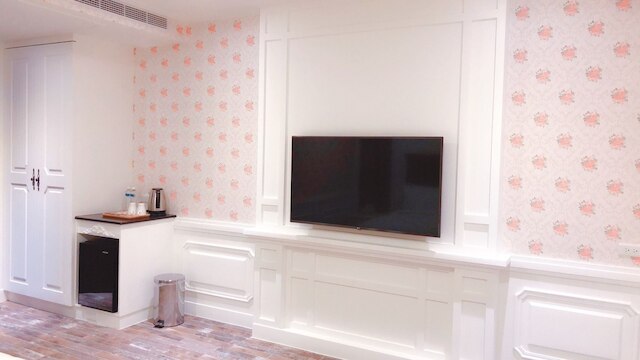 ザ ホワイトパリ