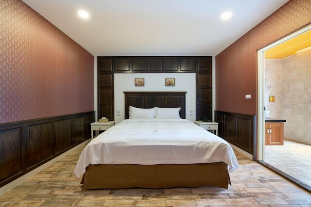 ザ ホワイトパリ