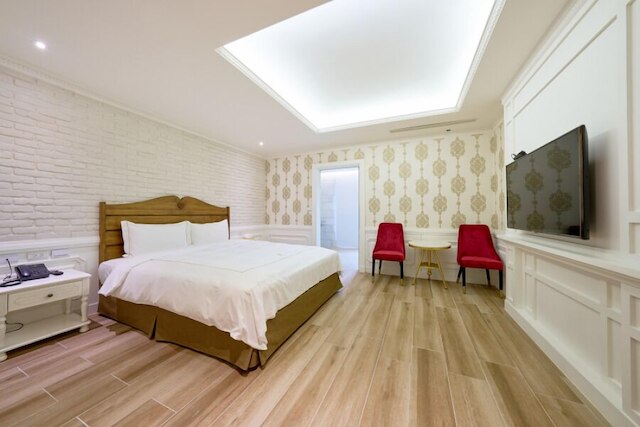 ザ ホワイトパリ