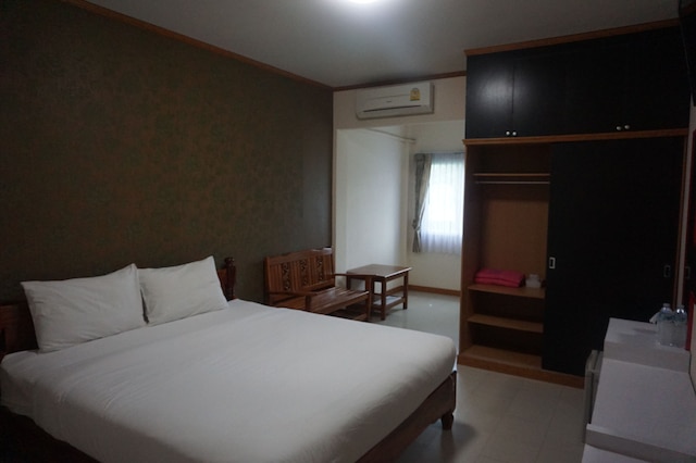 ウェットサワット プレイス ホテル