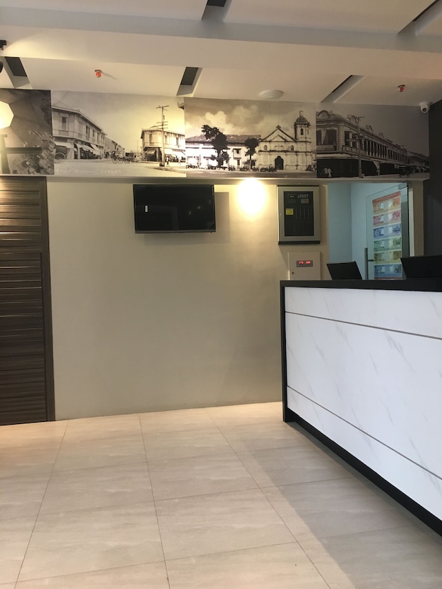 エクスプレス イン - オスメニャ