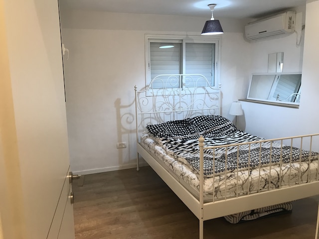 ベッドルーム 2 室、最高の立地、ビーチまで 1 分