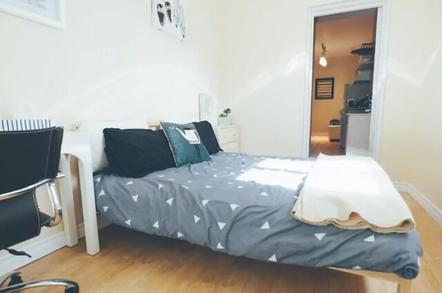 2 ベッドルーム スイート ニア ケンジントン マーケット - ユニット 1