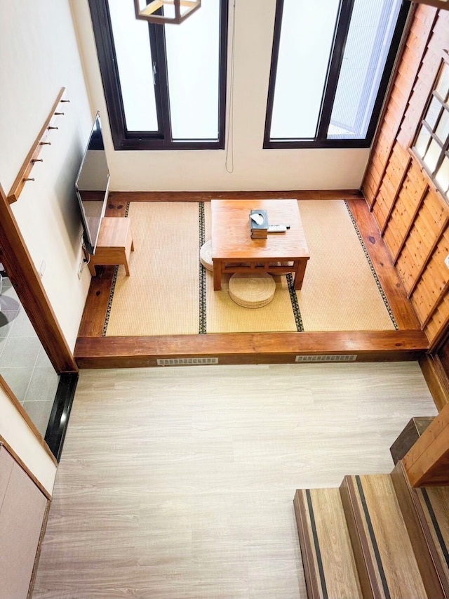 スロー タイナン ホームステイ